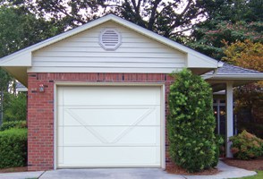 garage-door-courtyard-166E